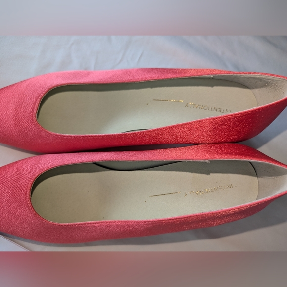 Intentionally Blank Coral Pink Low Heels - Picture 4 of 6